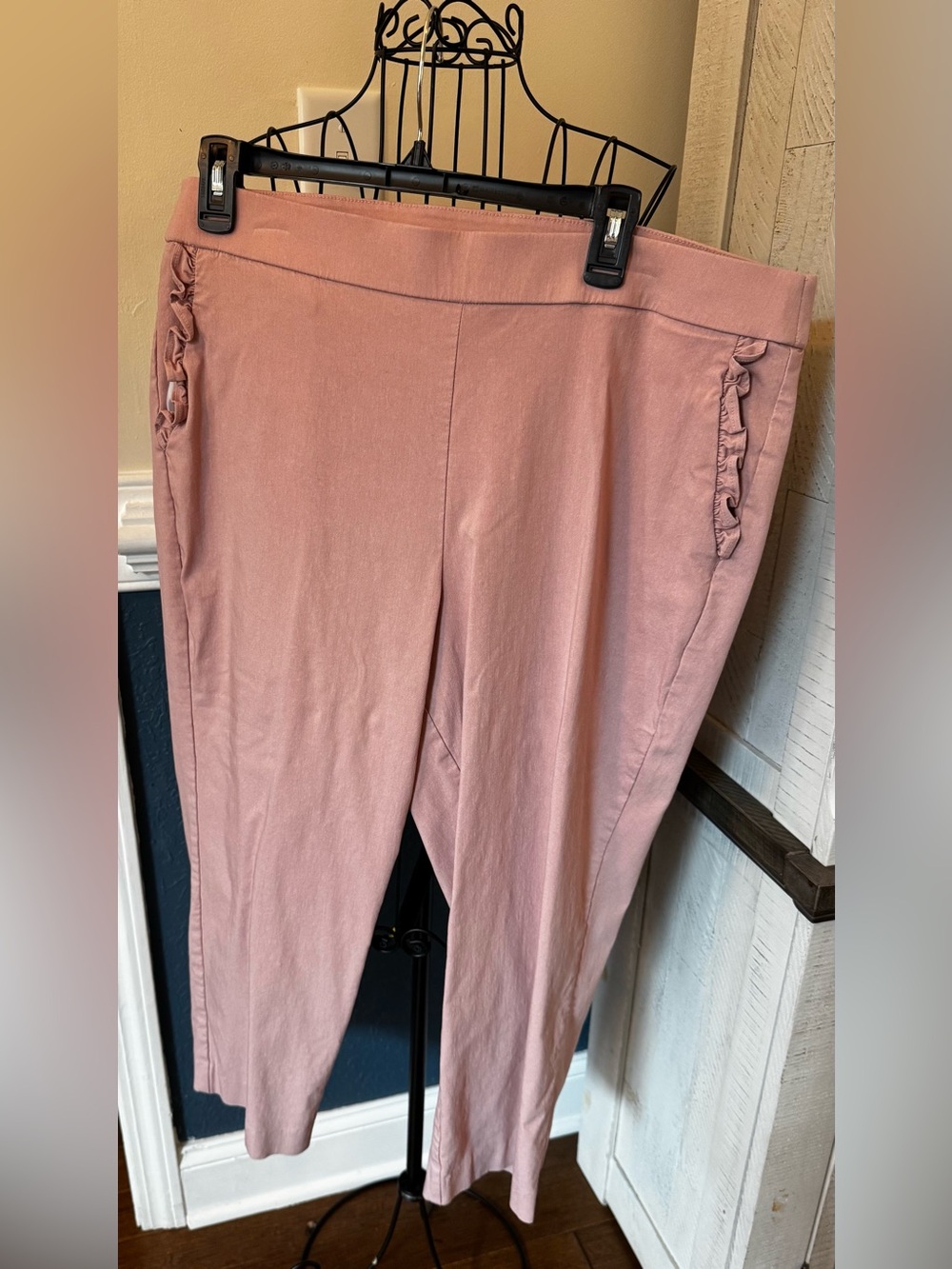 Women's pink ruffled cropped casual pants Worthington Blush Pink 16W dress